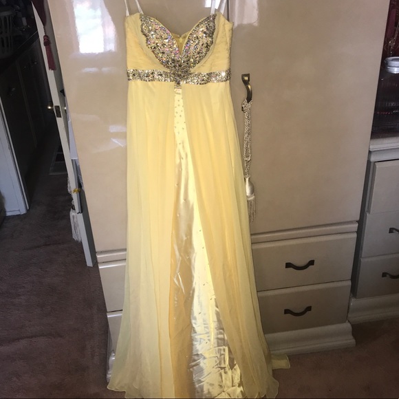 Yellow strapless Tony Bowls gown - Picture 2 of 7